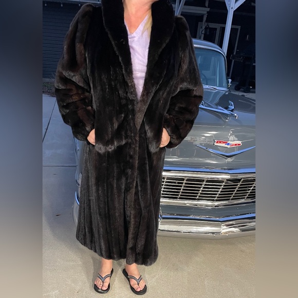 SALE big HIT BUYVtg mahogany brown full length mink coat  black lining w shaw - Picture 3 of 16
